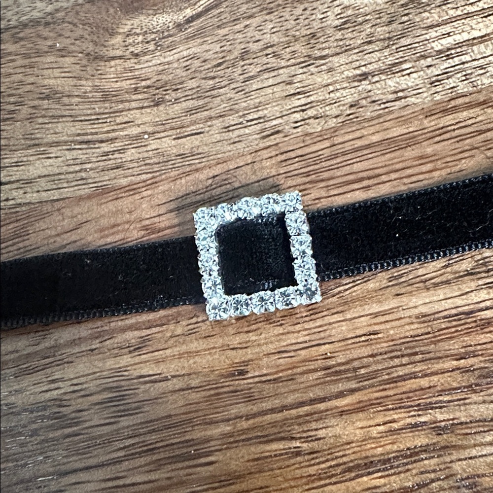 Rhinestone Velvet Chocker